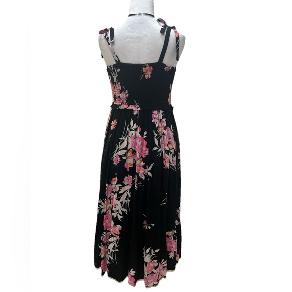 EUC Torrid Black Floral Midi Challis Smocked Dress 00 - Picture 4 of 8